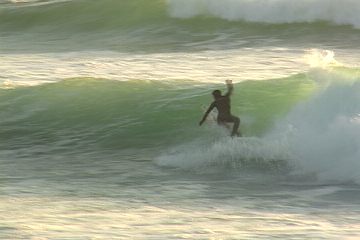 drive up the wave face at a 40 to 60 degree angle